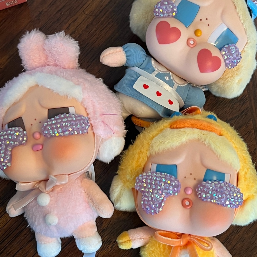 Popmart Authentic Crybaby